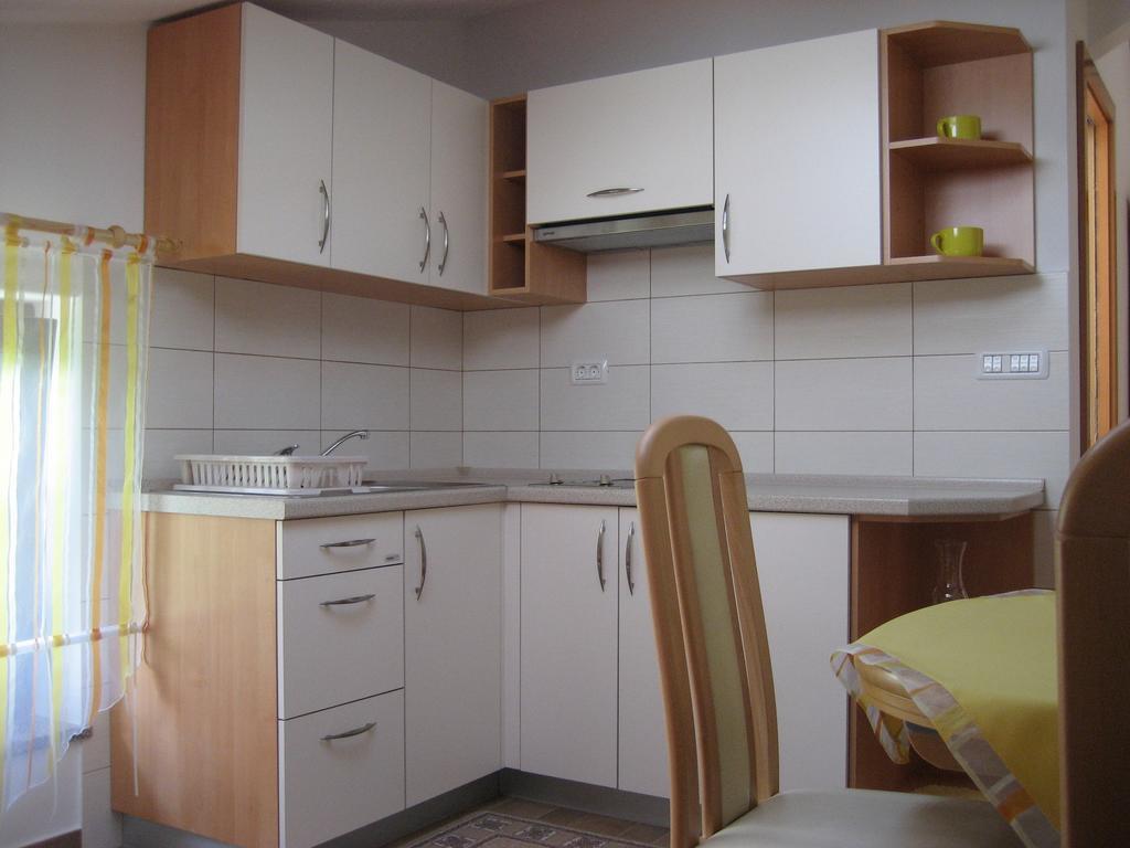 Appartement Turisticna Kmetija Pri Rebkovih à Ajdovščina Chambre photo