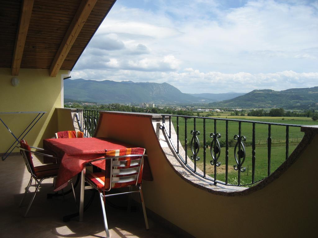 Appartement Turisticna Kmetija Pri Rebkovih à Ajdovščina Chambre photo